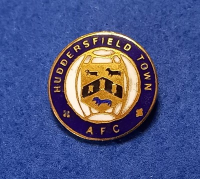 Insigna metalica fotbal - HUDDERSFIELD TOWN AFC (Anglia) foto