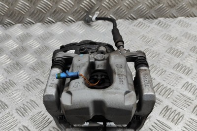 Etrier de fr&amp;acirc;nă dreapta spate MERCEDES-BENZ C W206 2023 OEM: A2064233200,A2064202800 27839968 foto