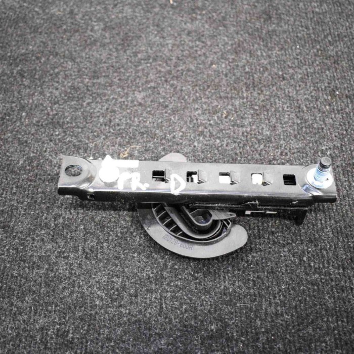 Reglaj &icirc;nălțime centura dreapta față OPEL MOKKA / MOKKA X 2016 OEM: 13585757 3661171