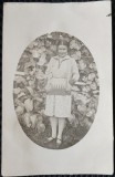 Fotografie tip Carte Postala, Tanara in gradina, perioada interbelica