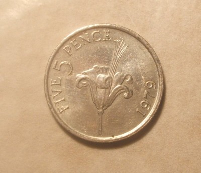 GUERNSEY 5 PENCE 1979 foto