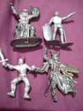 Cumpara ieftin LOT 4 FIGURINE PRET PENTRU TOATE PT COLECTIONARI