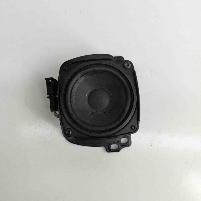 Difuzor ușă st&acirc;nga spate AUDI A8 D3 4E2, 4E8 2006 OEM: 4E0035411G 29399572