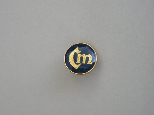 QW9 J 51 - Insigna - tematica comert - inscriptia CM