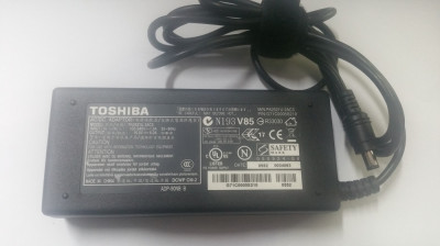 Alimentator laptop Toshiba PA2521U-2AC3 15V 6A tip mufa 6.3mm x 3.0mm foto