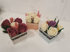 Cutie cadou cu trandafiri de sapun foto