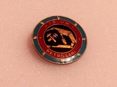 Insigna minerit - I.R.I.U.M. PETROSANI foto