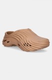 Crocs papuci Echo Wave Clog culoarea maro, 210521.2CC