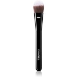 Cumpara ieftin Chanel Les Pinceaux Foundation Brush N&deg;100 pensula pentru aplicarea produselor cu consistenta lichida sau cremoasa 1 buc