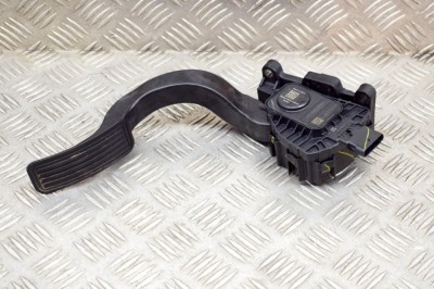 Pedala de accelerație TESLA MODEL 3 2021 OEM: C-G2112-175643,G2108C-0103AC-1020360,1020792 14980687 foto