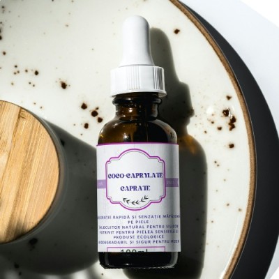Coco-Caprylate/Caprate &amp;ndash; Emulsifiant cosmetic-100ml foto