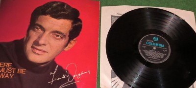 DISC VINIL COLUMBIA EMI LP. AN 1967 - FRANKIE VAUGHAN - THERE MUST BE A WAY foto