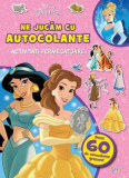 Disney Printese. Ne jucam cu autocolante. Activitati fermecatoare, Litera