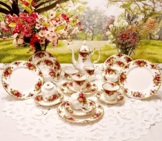 Set - cafea / mocca - portelan Englezesc - Royal Albert - Old country roses - 6 persoane