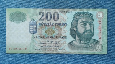 200 Forint 2005 Ungaria / K&amp;aacute;roly R&amp;oacute;bert / 5972119 foto