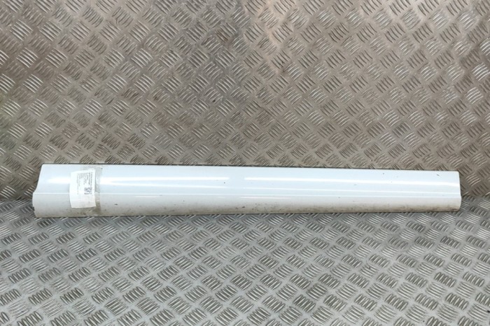 Bandou inferior ușă dreapta față AUDI Q5 8R 2014 OEM: 8R0853960B 23792019