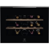 Racitor de vinuri incorporabil Electrolux KBW6X, 49 l, 15 sticle, Rafturi lemn, Control electronic, Clasa F, Inox antiamprenta