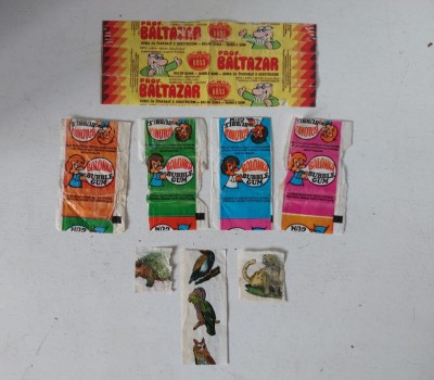 Lot 5 buc - Ambalaj guma de mestecat si surprize tatuaj color, Baltazar si Balonika, anii 80 foto