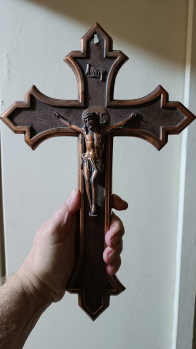 Crucifix deosebit