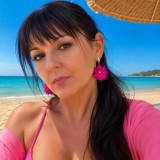 Cercei eleganti model floare roz din aliaj metalic cu inchidere ac