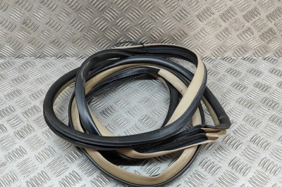 Garnitura ușă dreapta față TOYOTA LAND CRUISER 120 _J12_ 2005 OEM: 62311-60100-A0 | 28526510 foto