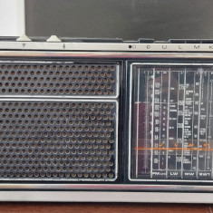 RADIO GRUNDIG CONCERT BOY 1100 . NU FUNCTIONEAZA .