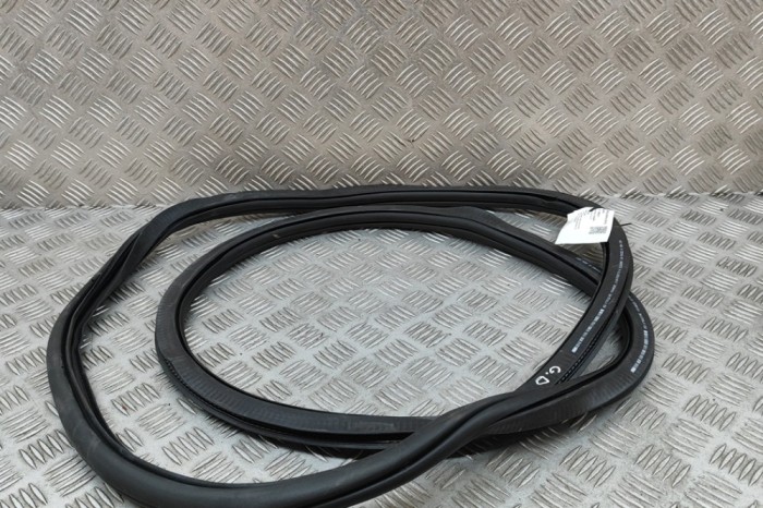 Garnitura ușă dreapta spate AUDI Q4 SUV F4B 2023 OEM: 89A833722 | 29082815