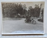 Cumpara ieftin Fotografie ofițeri rom&acirc;ni pe motocicletă &ndash; Moscova 1957