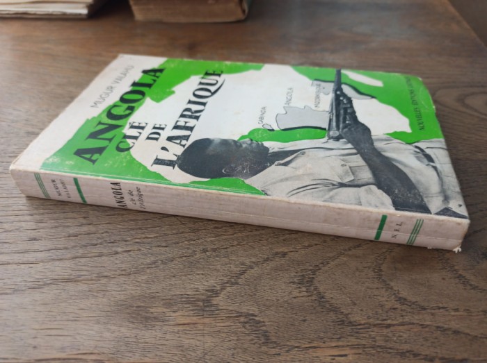 MUGUR VALAHU (autograf rar) ANGOLA CLE DE L&#039; AFRIQUE , 1967, RS