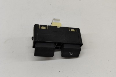 Comutator deschidere rezervor LEXUS UX _AA1_, _AH1_, _MA1_ 2022 OEM: 84804-76020 30273153 foto