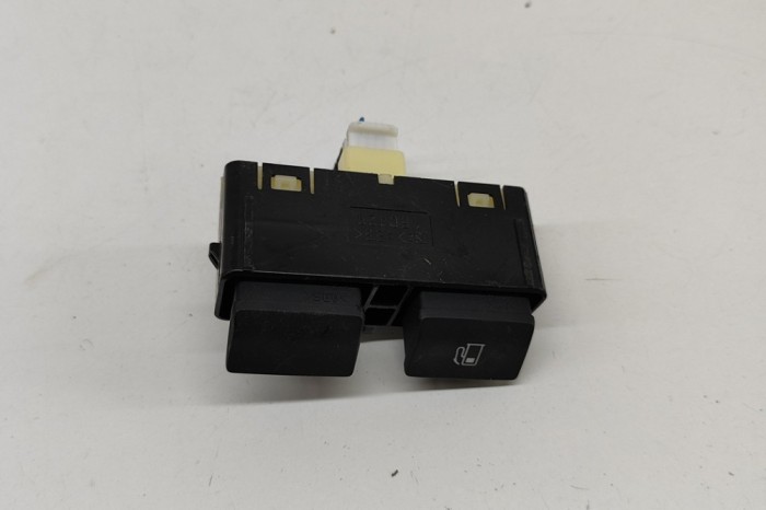 Comutator deschidere rezervor LEXUS UX _AA1_, _AH1_, _MA1_ 2022 OEM: 84804-76020 30273153