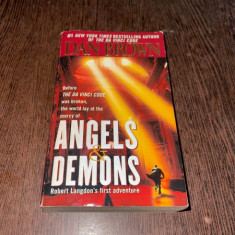 Dan Brown - Angels and demons