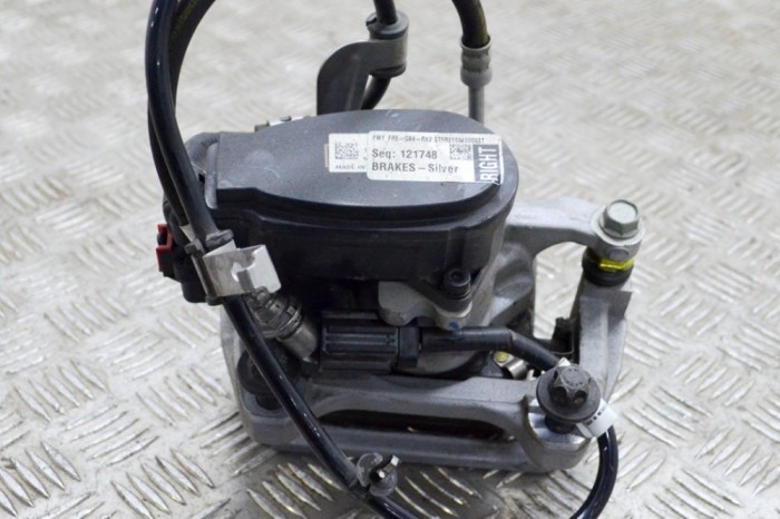 Etrier de fr&acirc;nă dreapta spate TESLA MODEL Y 2020 OEM: 1044624-00-H 13809692