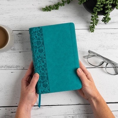 CSB Large Print Personal Size Reference Bible, Teal Leathertouch foto