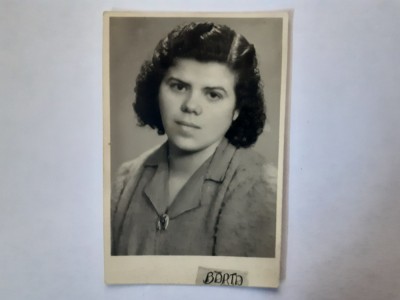 Fotografie dimensiunea 6/9 cm cu t&amp;acirc;nără din Constanța &amp;icirc;n 1946 foto