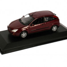 Macheta auto Ford Focus 3doors 1998 visiniu, 1:43 Minichamps