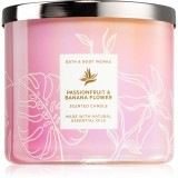 Bath &amp; Body Works Passionfruit &amp; Banana Flower lum&acirc;nare parfumată 411 g