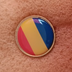 QW9 K 22 - Insigna - tematica nationala - steag Romania