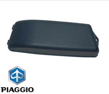 Capac baterie original Piaggio Fly 2T - 4T 50cc - Fly 4T 100cc - Fly 4T 125cc - Fly 4T 150cc foto