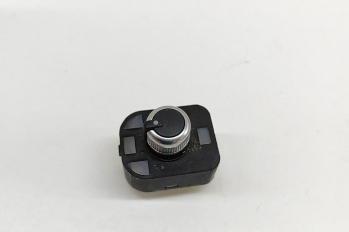 Comutator de reglare oglinda AUDI A3 Sportback 8VA, 8VF 2020 OEM: 8V0959565M | 29312631