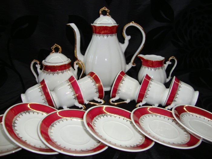 SET / SERVICIU DIN PORTELAN ZAJECAR MADE IN YUGOSLAVIA