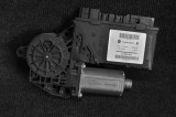 Motor macara geam ușă st&acirc;nga spate VW TOUAREG 7LA, 7L6, 7L7 2004 OEM: 7L0959795A 1503469