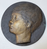 Medalion bronz I- Artist Laura Cretala