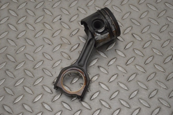 Piston FORD TRANSIT CONNECT 2014 OEM: 619 21009269