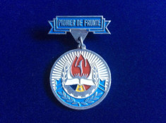 Insigna pionieri - Distins cu titlul Pionier de Frunte (varianta aluminiu) foto