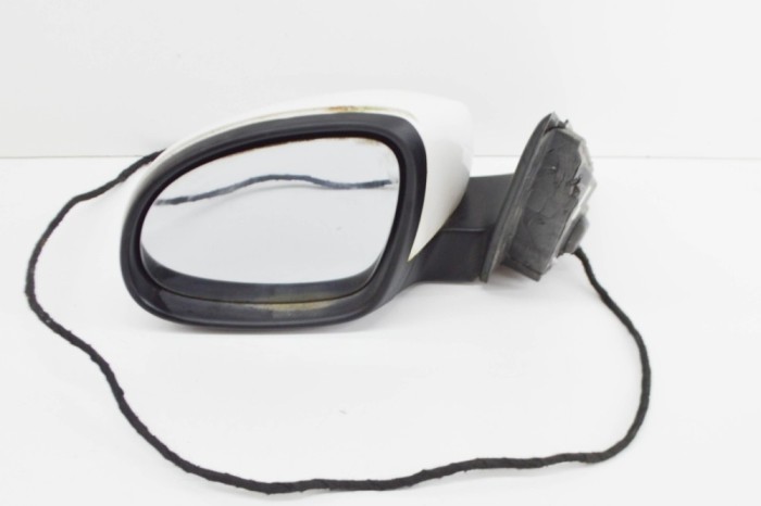 Oglinda laterală st&acirc;nga SKODA YETI 5L 2011 OEM: 5L2857501B,E1021062 21222024