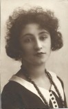 P2868N Portret de t&acirc;nără, studio Rosenberg, Soroca, Basarabia, 1925