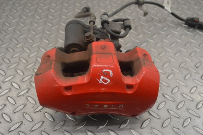 Etrier de fr&acirc;nă dreapta spate TESLA MODEL 3 2020 OEM: 1188644-00-A 25255342