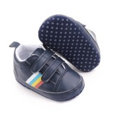 Pantofiori sport bebelusi bleumarine cu dungi multicolore (Marime Disponibila: