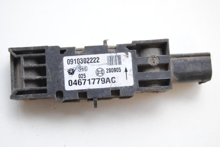Senzor de impact st&acirc;nga față CHRYSLER 300 C LX 2006 OEM: 04671779AC 1767666